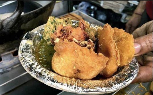 Where to head in Delhi for "Pakode" in this Monsoon?