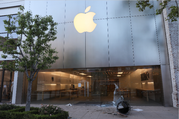 Do not mess with Apple! Brand Teaches a lesson to the Device Looters