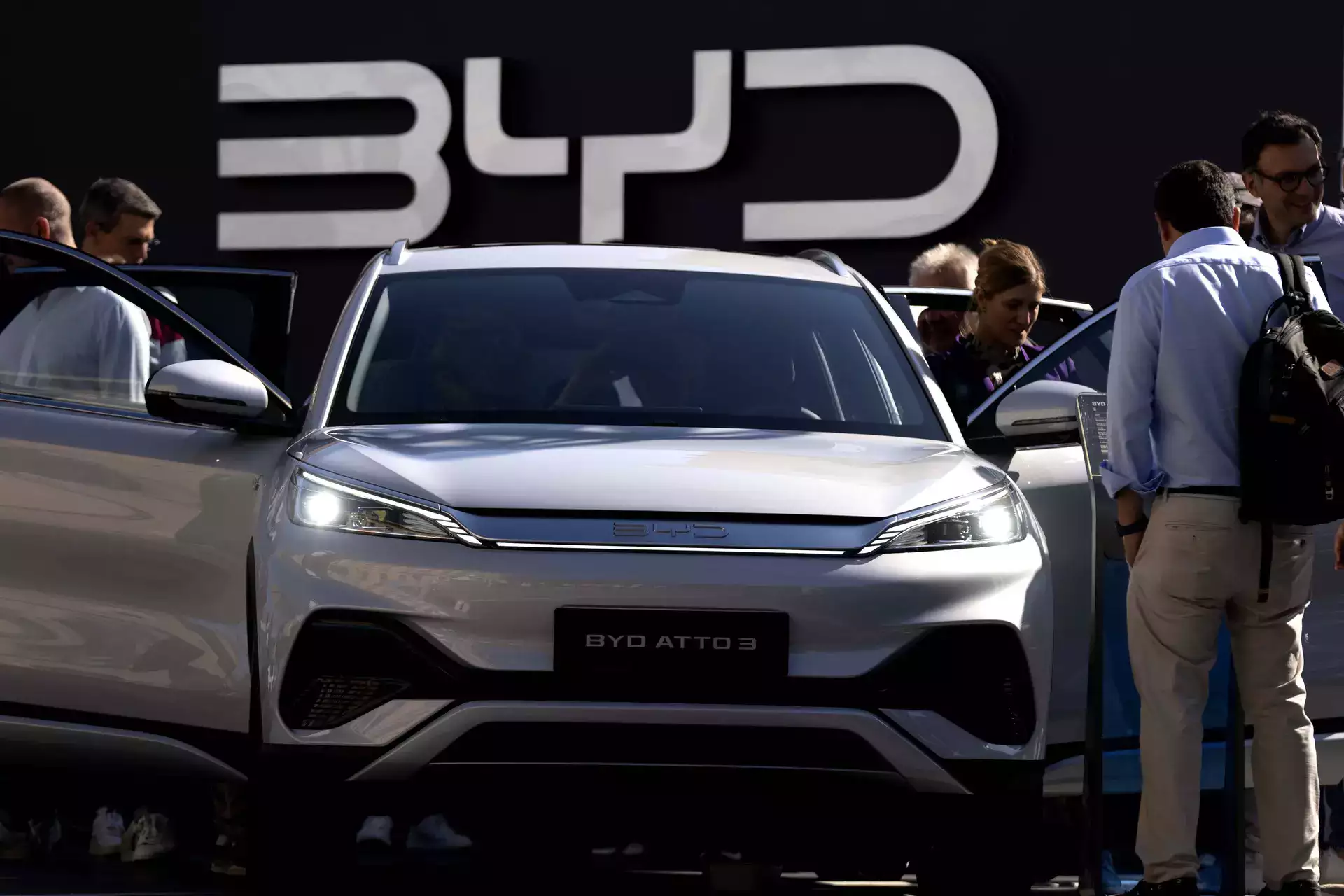 BYD Teams Up with Huawei for Smart Driving in Luxury EVs