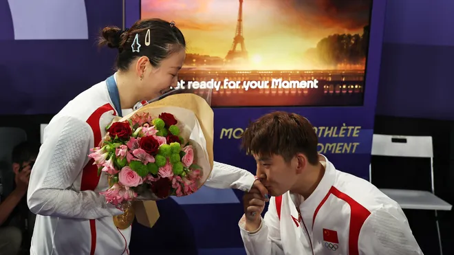 Huang Yaqiong Wins Olympic Gold Before Engagement