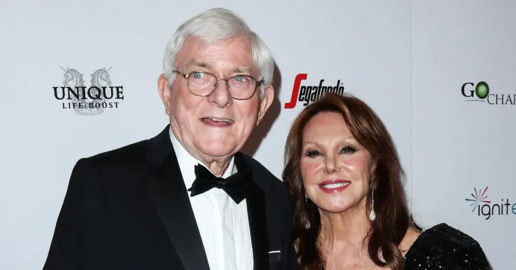 Phil Donahue, Legendary Daytime Talk Show Host Dies at 88 
