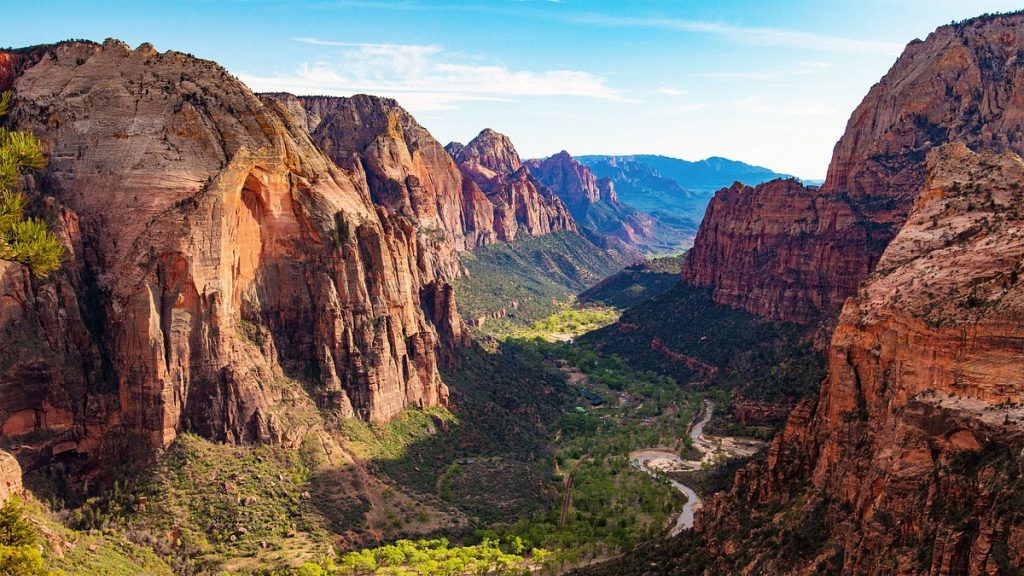 Top 10 National Parks for Cycling in the United States
