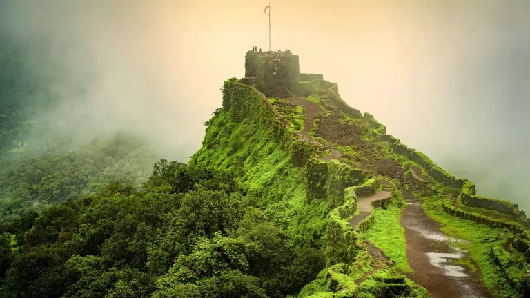 5 Must-Visit Family Destinations in Maharashtra This Monsoon
