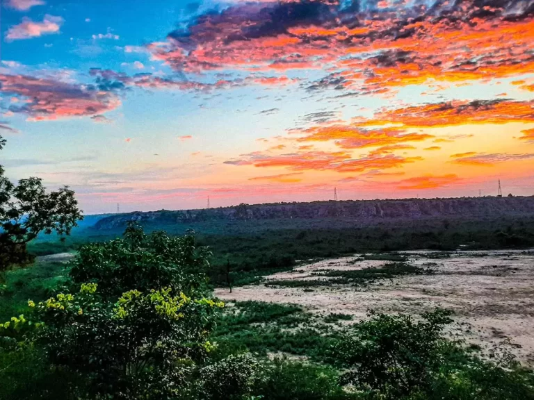 10 Hidden Romantic Escapes Near Delhi for Impromptu Getaways